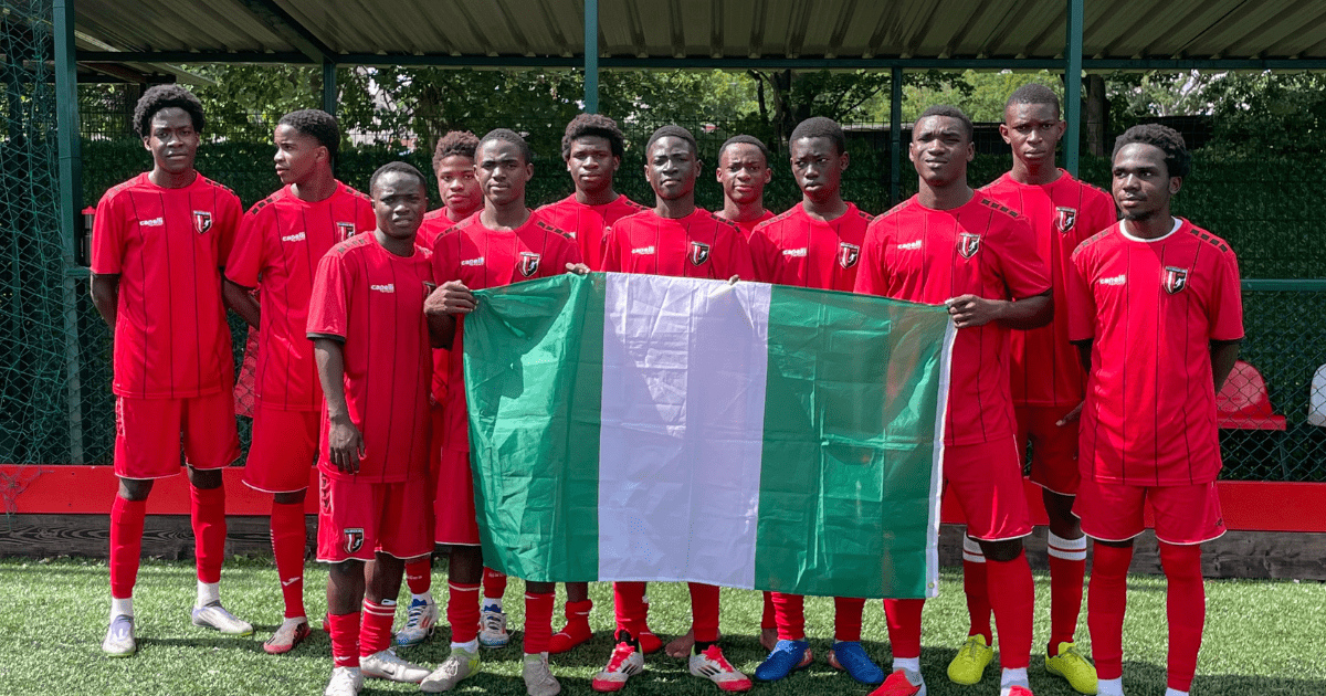 Group photo of Nigerian players at FCV